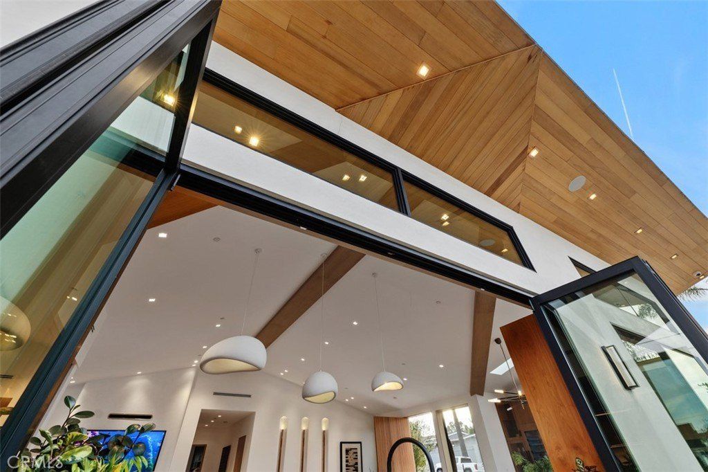 2398 Redlands Drive. Newport Beach, CA 92660