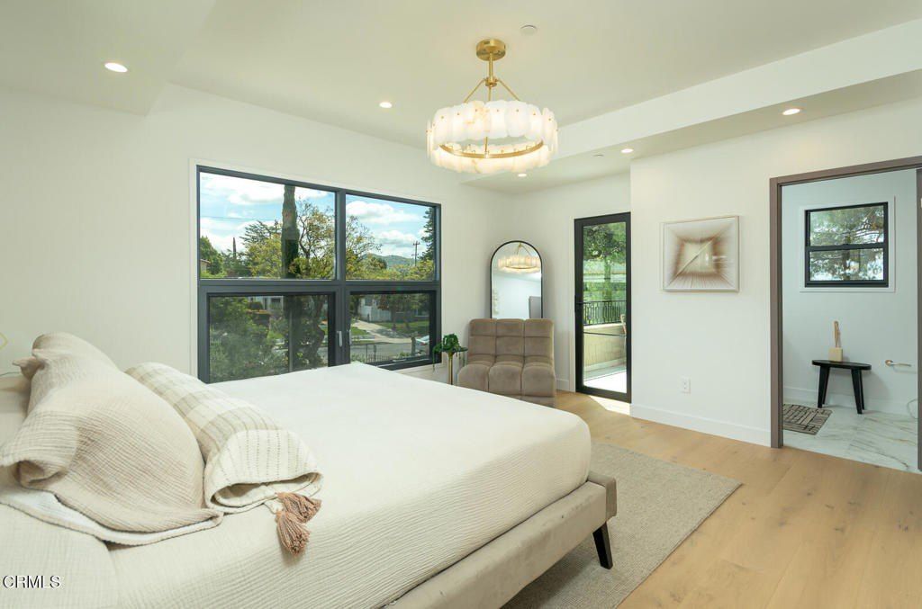 3651 Roselawn Avenue. Glendale, CA 91208