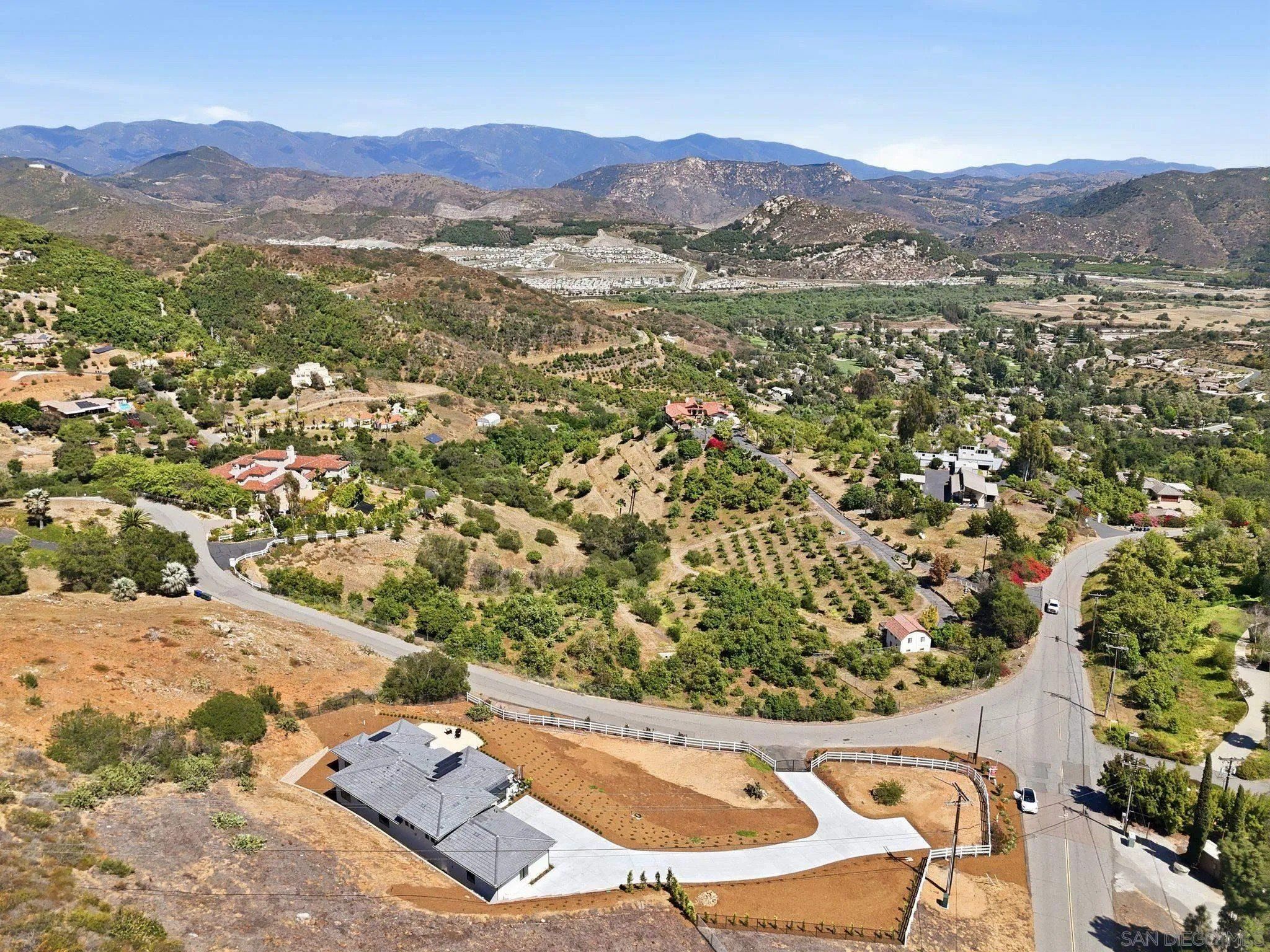 3916 Citrus. Fallbrook, CA 92028