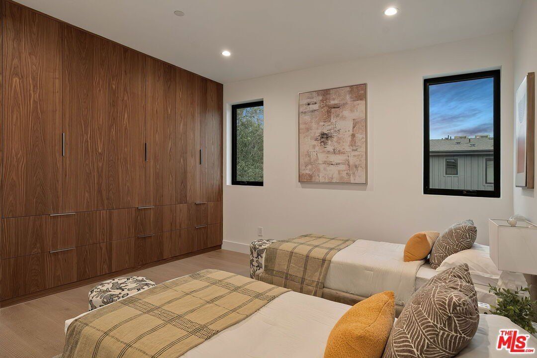 3621 Greenwood Ave. Los Angeles, CA 90066