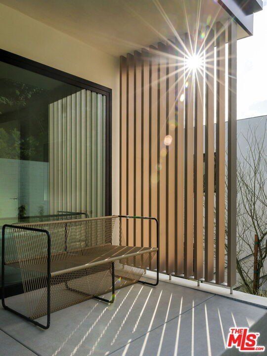 5208 Sanchez Dr. Los Angeles, CA 90008