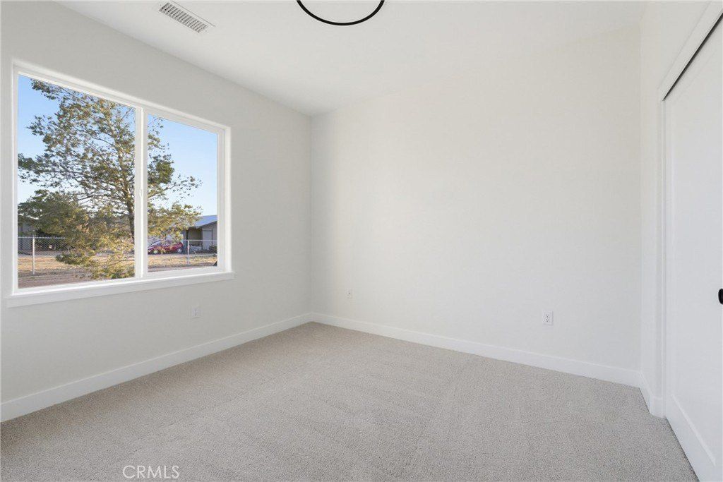 15168 Barbara. Apple Valley, CA 92307