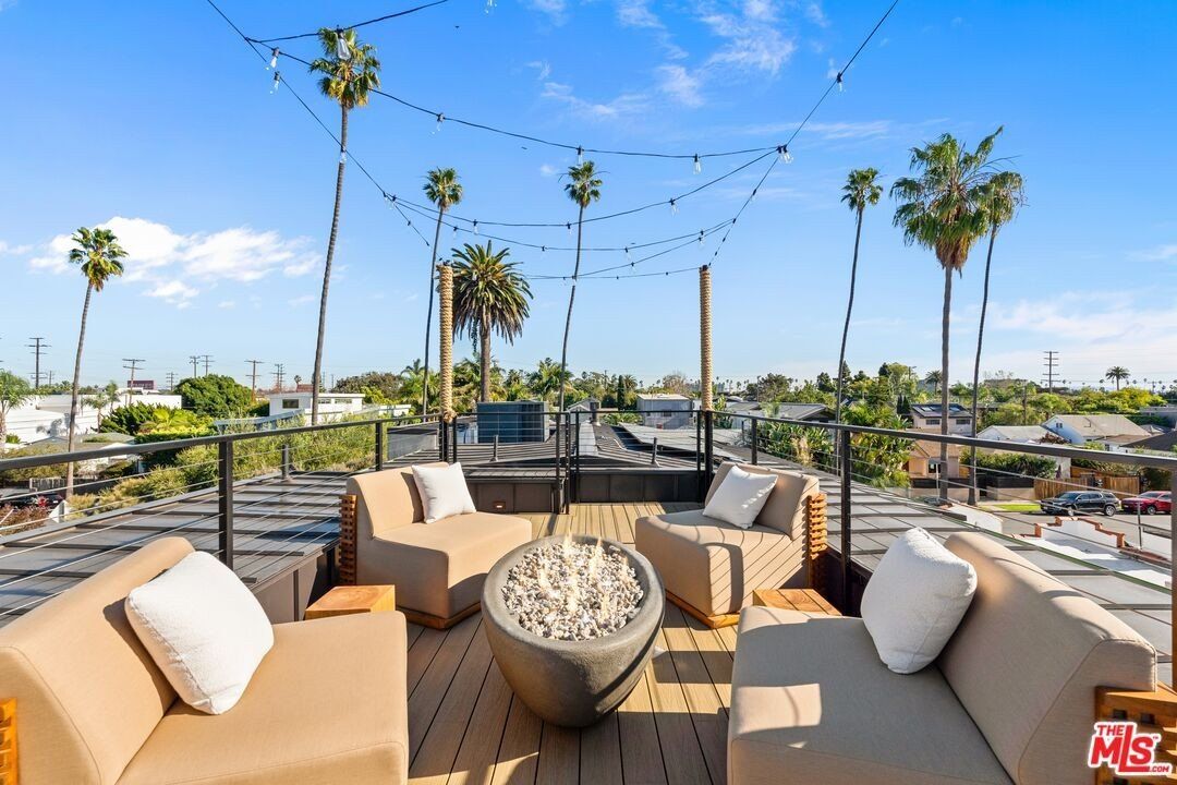 923 Milwood Ave. Venice, CA 90291