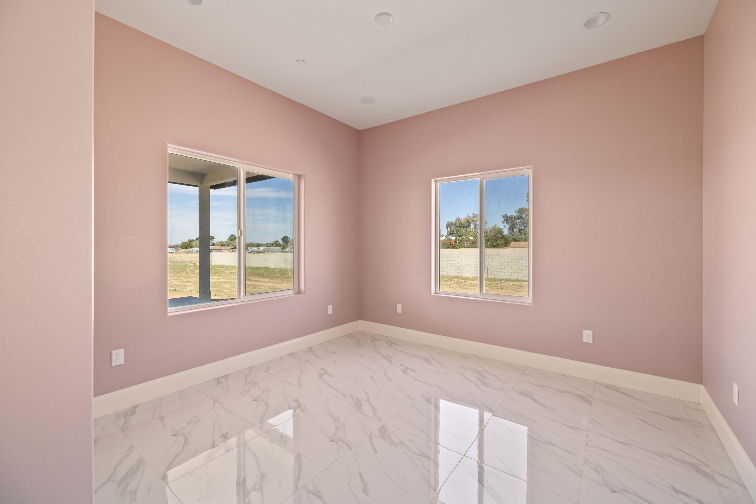1805 Columbia Way. Lancaster, CA 93534