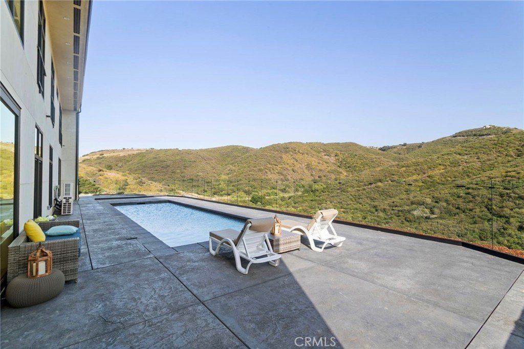 27937 Whisper. Temecula, CA 92590