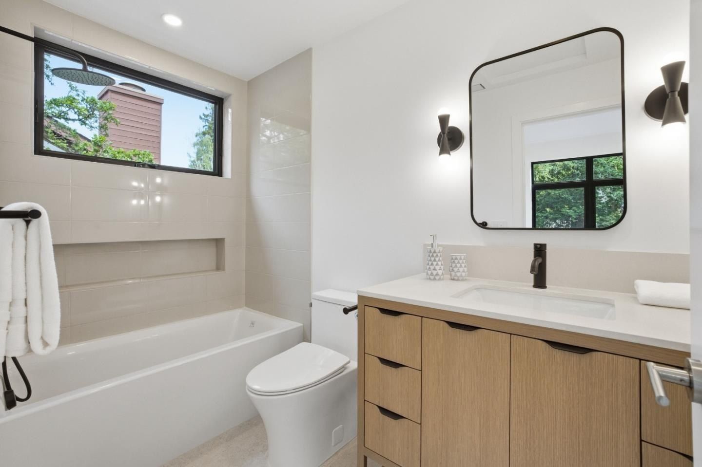 275 Hubbard Ave. Redwood City, CA 94062