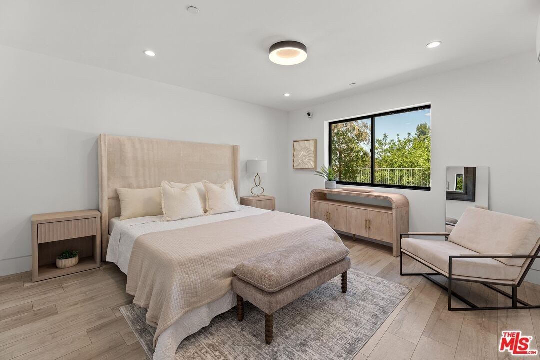 3935 Hopevale Drive. Sherman Oaks, CA 91403