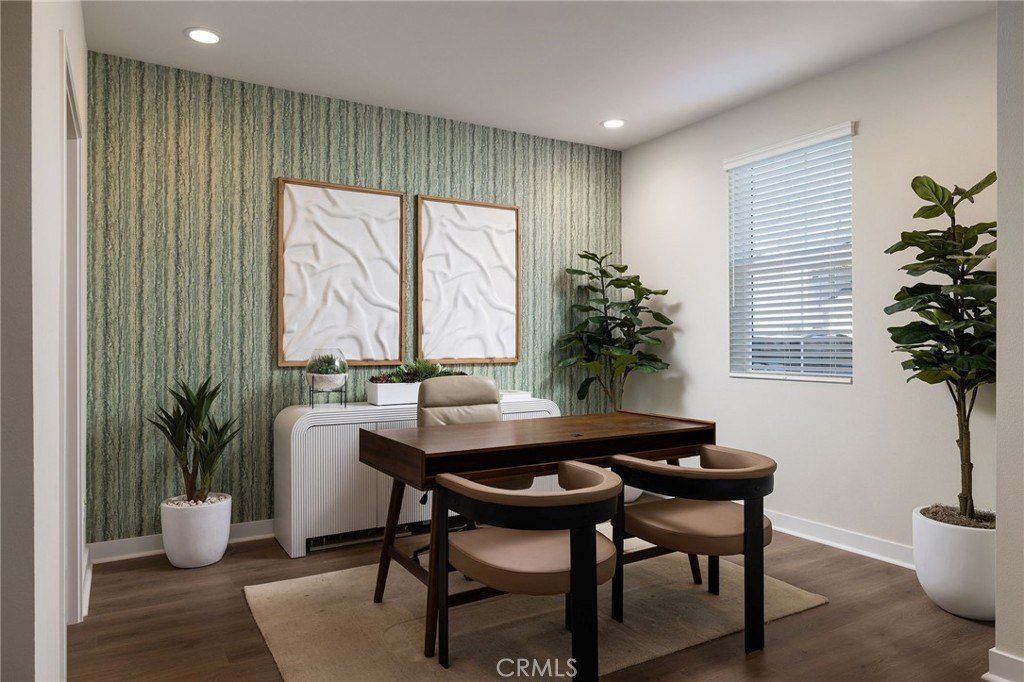 102 S Orchid. Compton, CA 90220