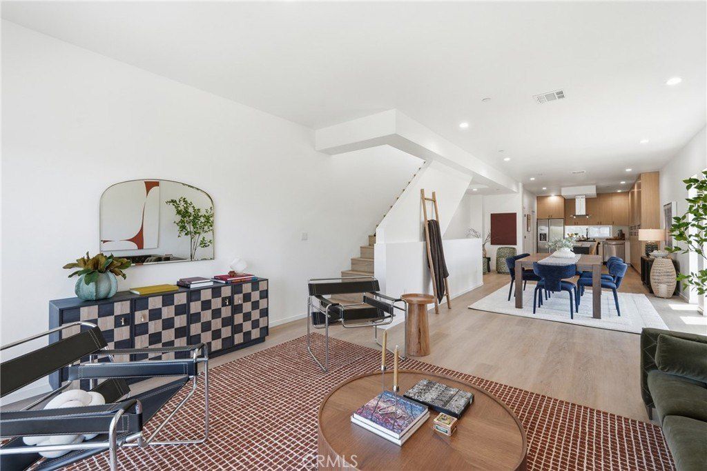 1428 S Cloverdale Avenue. Los Angeles, CA 90019