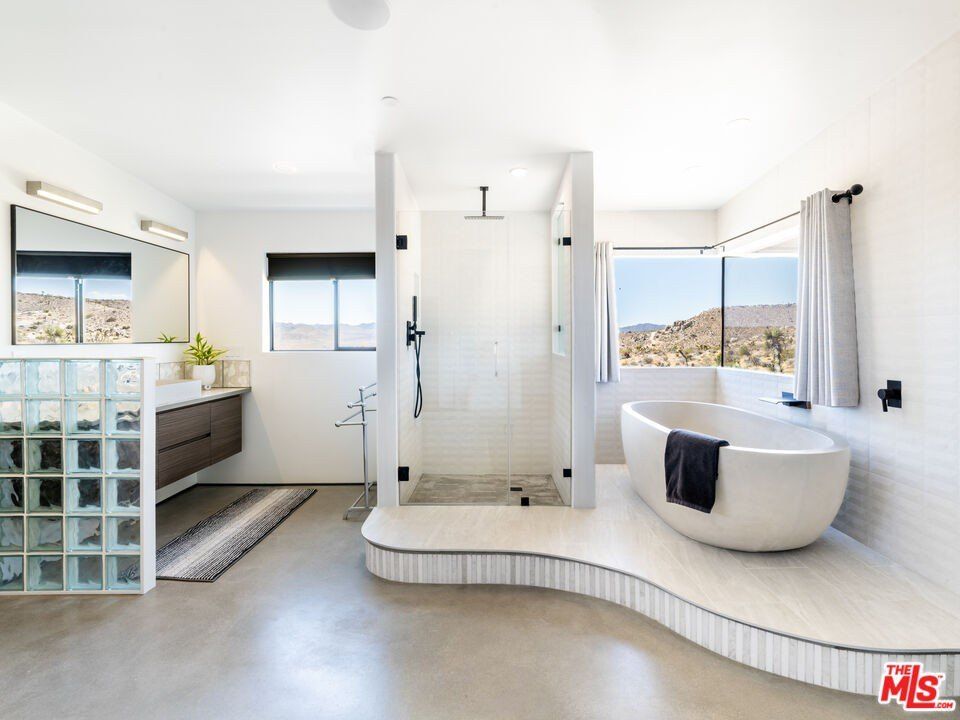 57845 El Cielo Ave. Yucca Valley, CA 92284