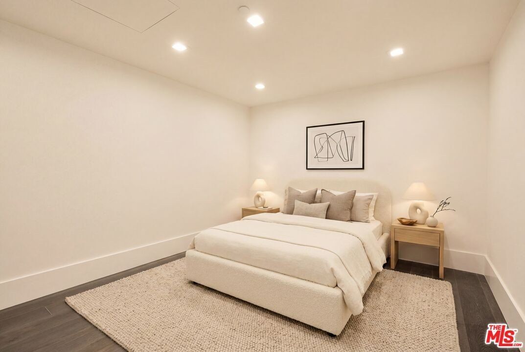 2700 Woodstock Rd. Los Angeles, CA 90046