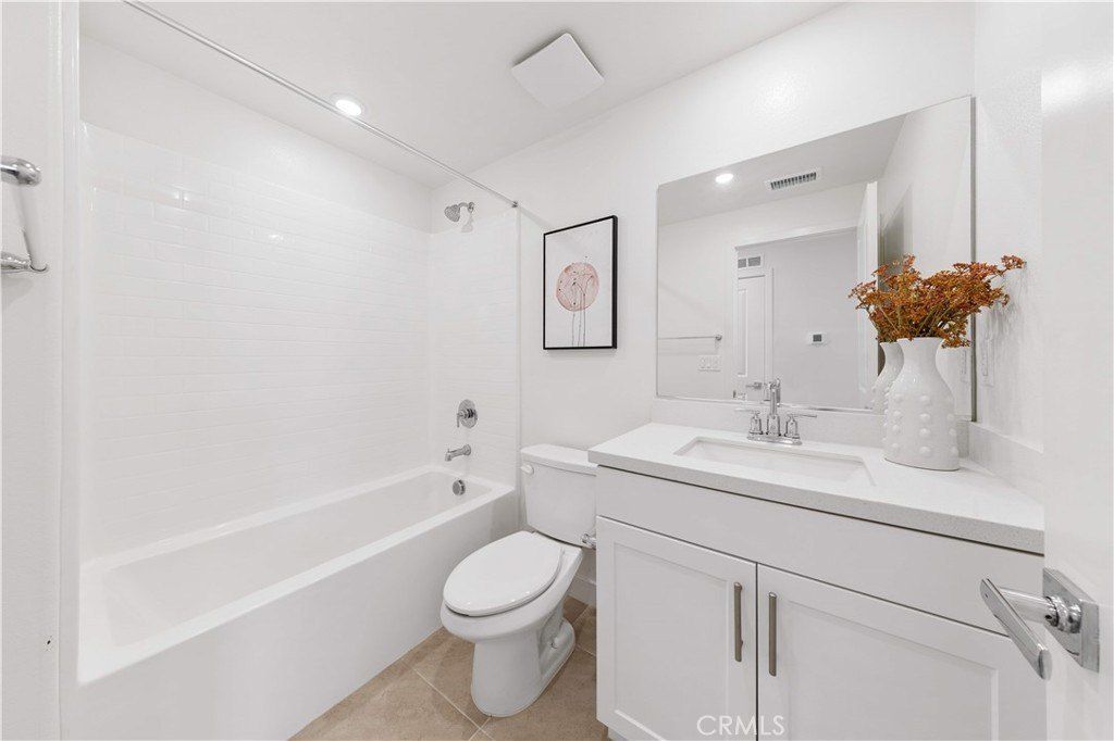1816 E 1St. Santa Ana, CA 92705
