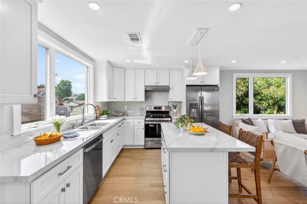 5935 Kauffman Ave. Temple City, CA 91780