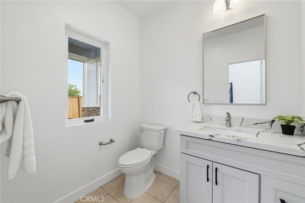 609 Nomad Court. Hayward, CA 94544