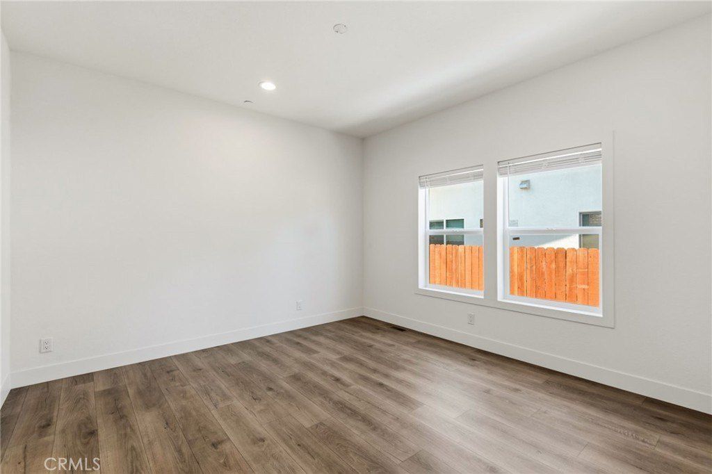 32850 Gregory Place. Lake Elsinore, CA 92530