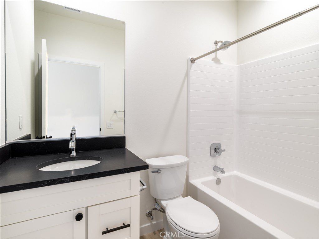 7220 Hanford Avenue. Yucca Valley, CA 92284