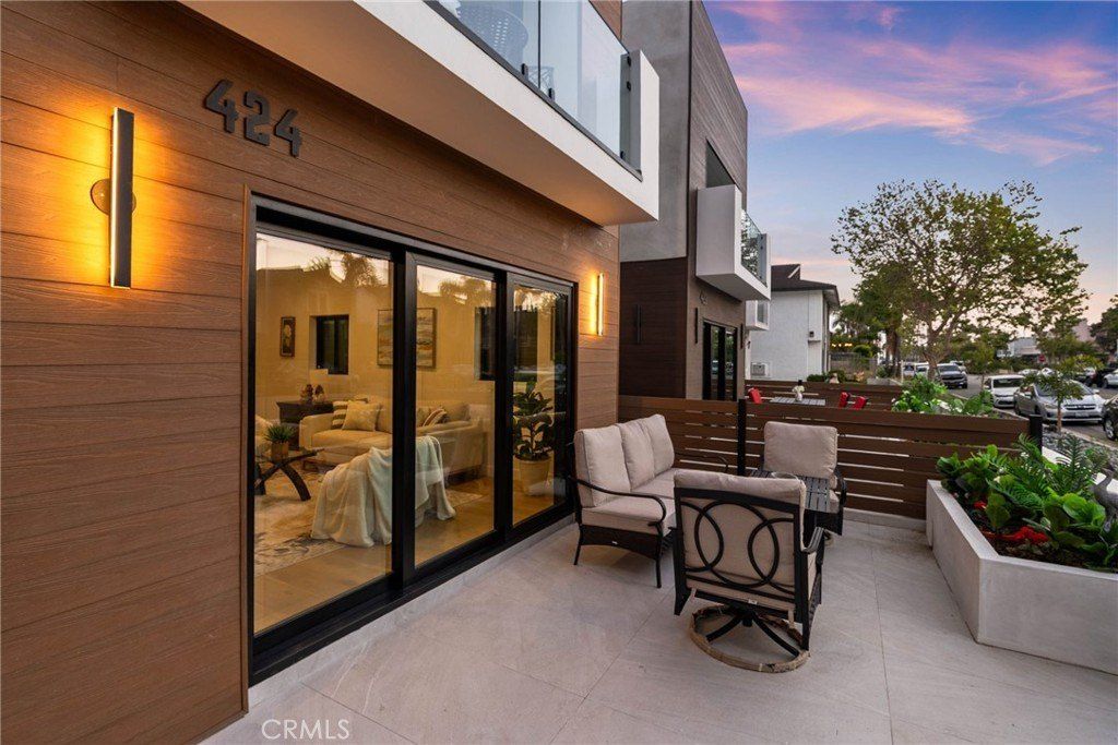 424 20Th. Huntington Beach, CA 92648