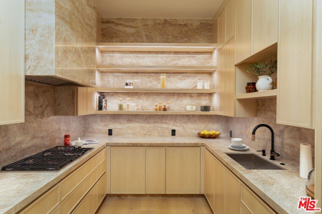 5831 Fitzpatrick Rd. Hidden Hills, CA 91302