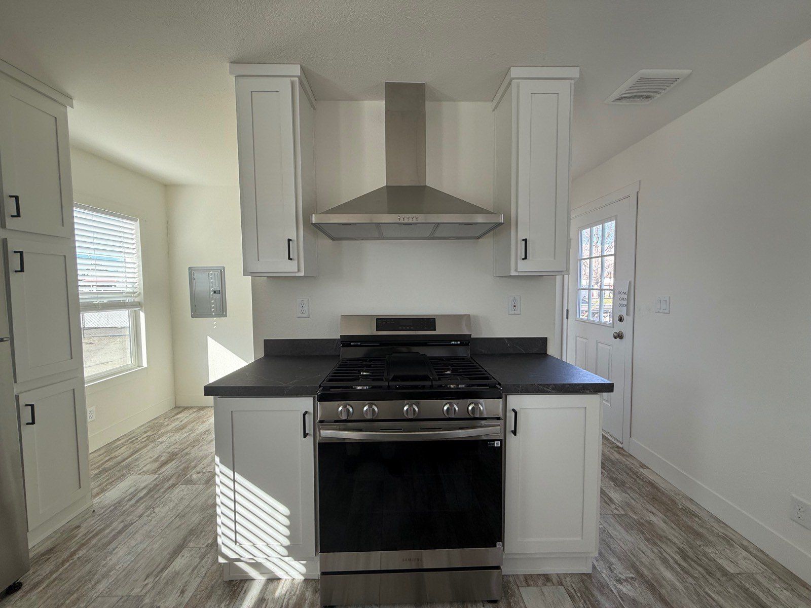 5 Davis St. Moreno Valley, CA 92557
