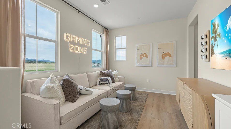 2038 Pyrenes Place. Santa Paula, CA 93060