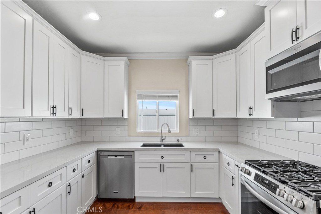 1421 De Anza. Redlands, CA 92374