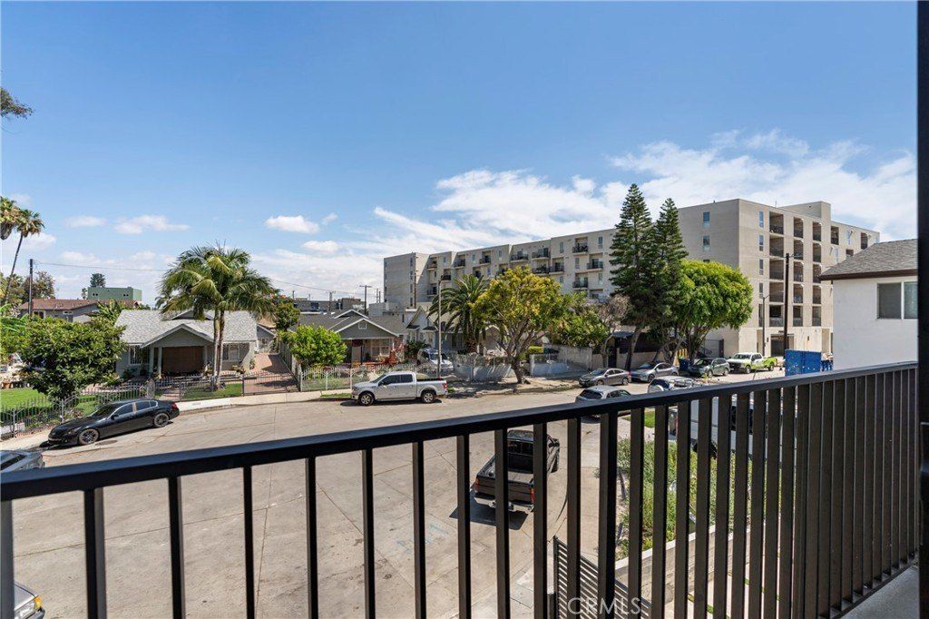 2517 Alsace Avenue. Los Angeles, CA 90016
