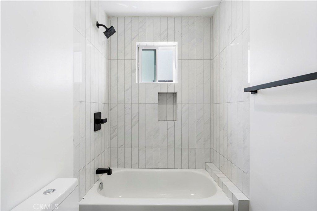 2515 Alsace Avenue. Los Angeles, CA 90016