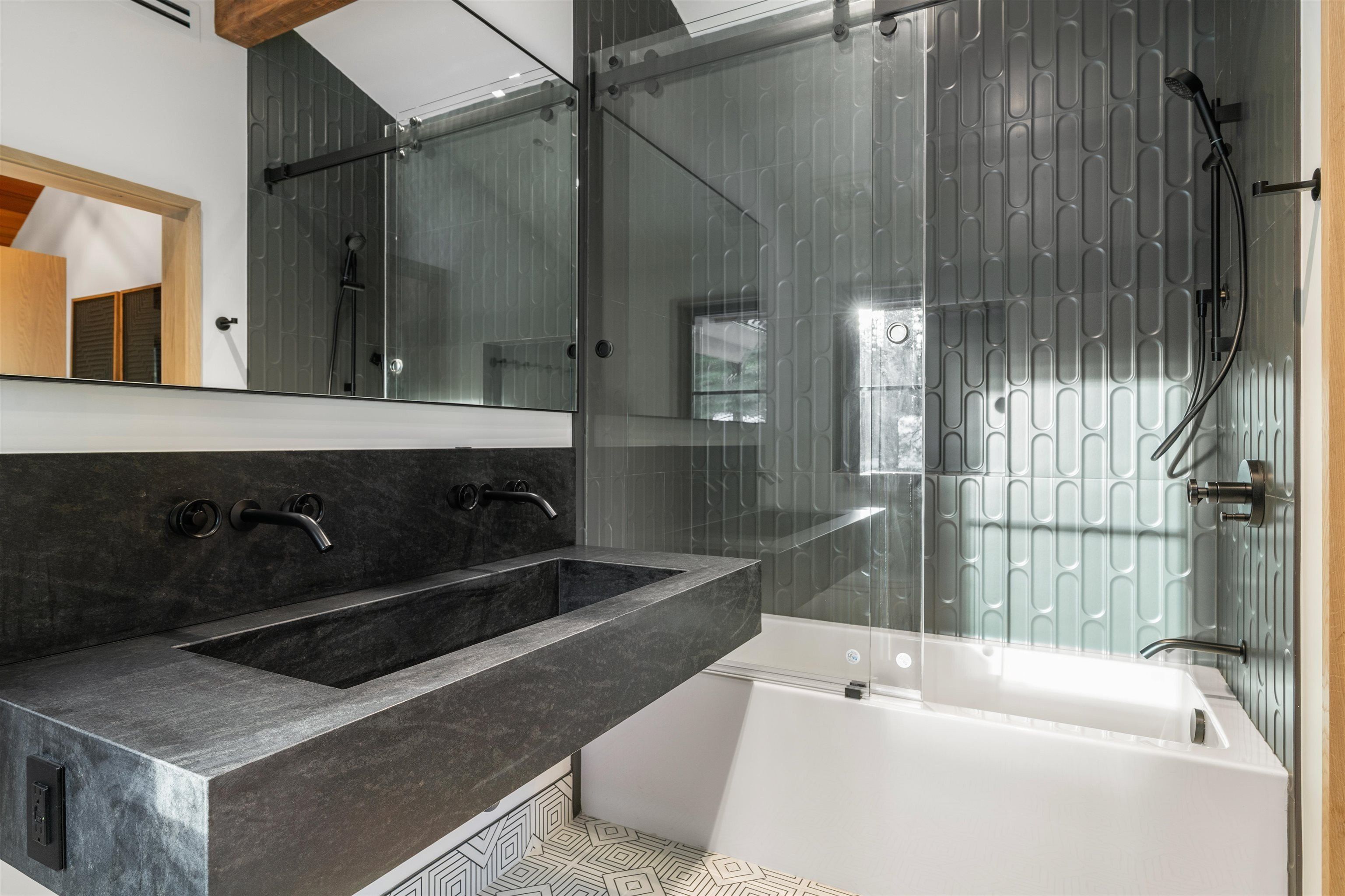 10212 Dick Barter. Truckee, CA 96161