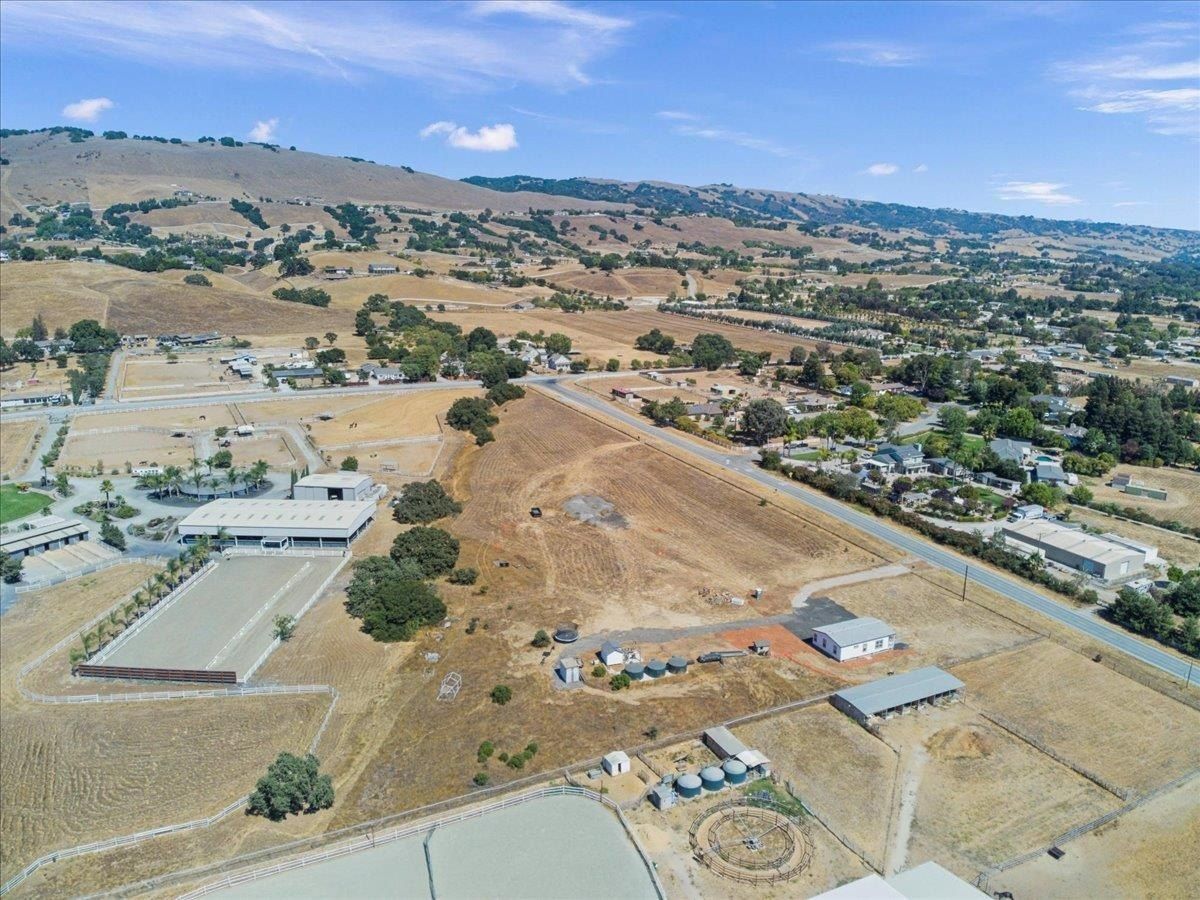 2055 Rucker Ave. Gilroy, CA 95020