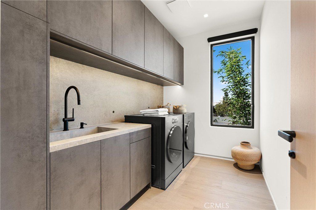 412 Saint Andrews Road. Newport Beach, CA 92663
