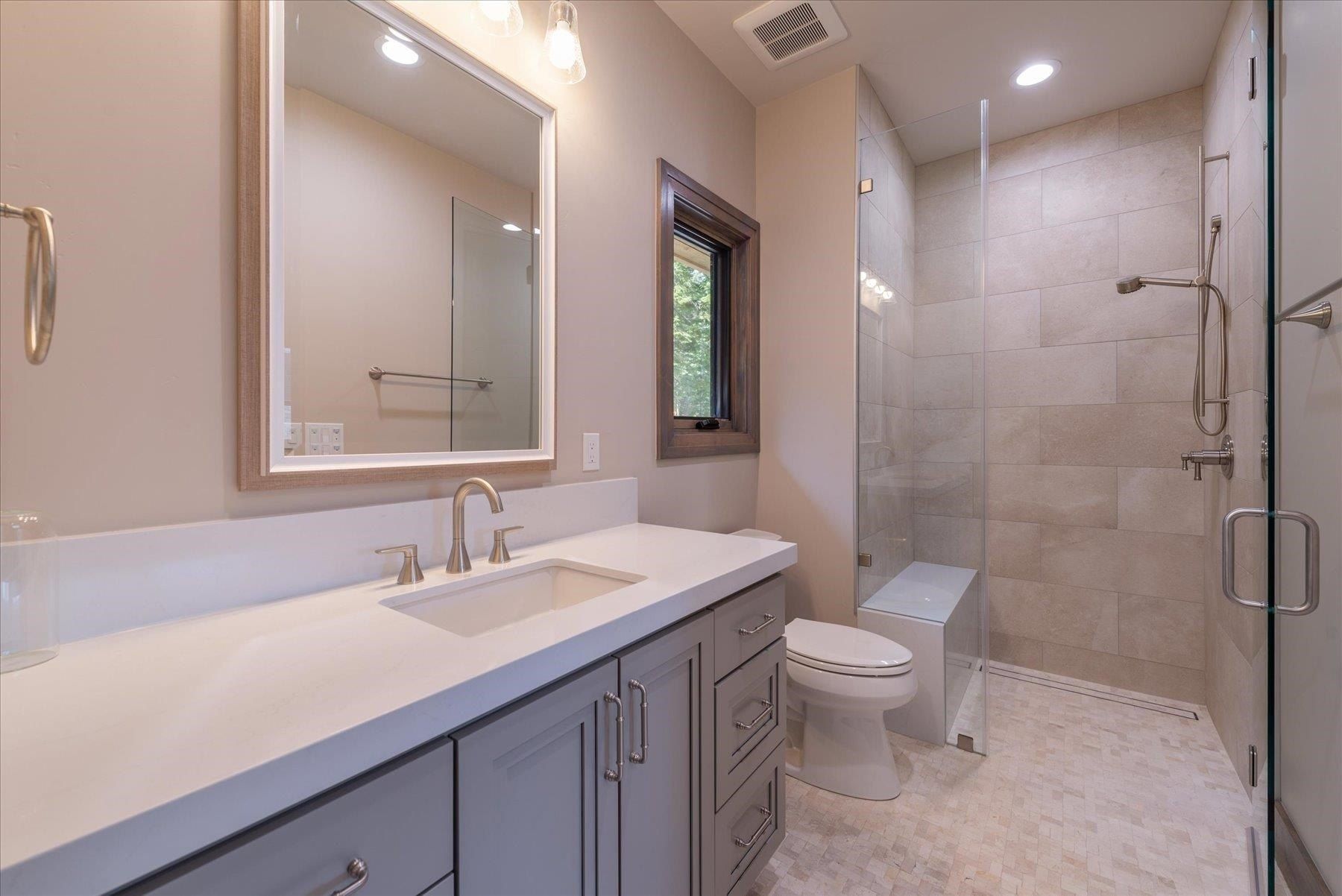 9195 Tarn Circle. Truckee, CA 96161