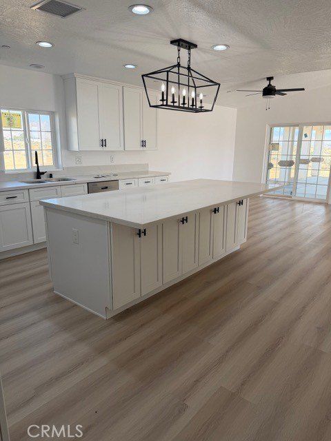 16925 Nanticoke. Apple Valley, CA 92307