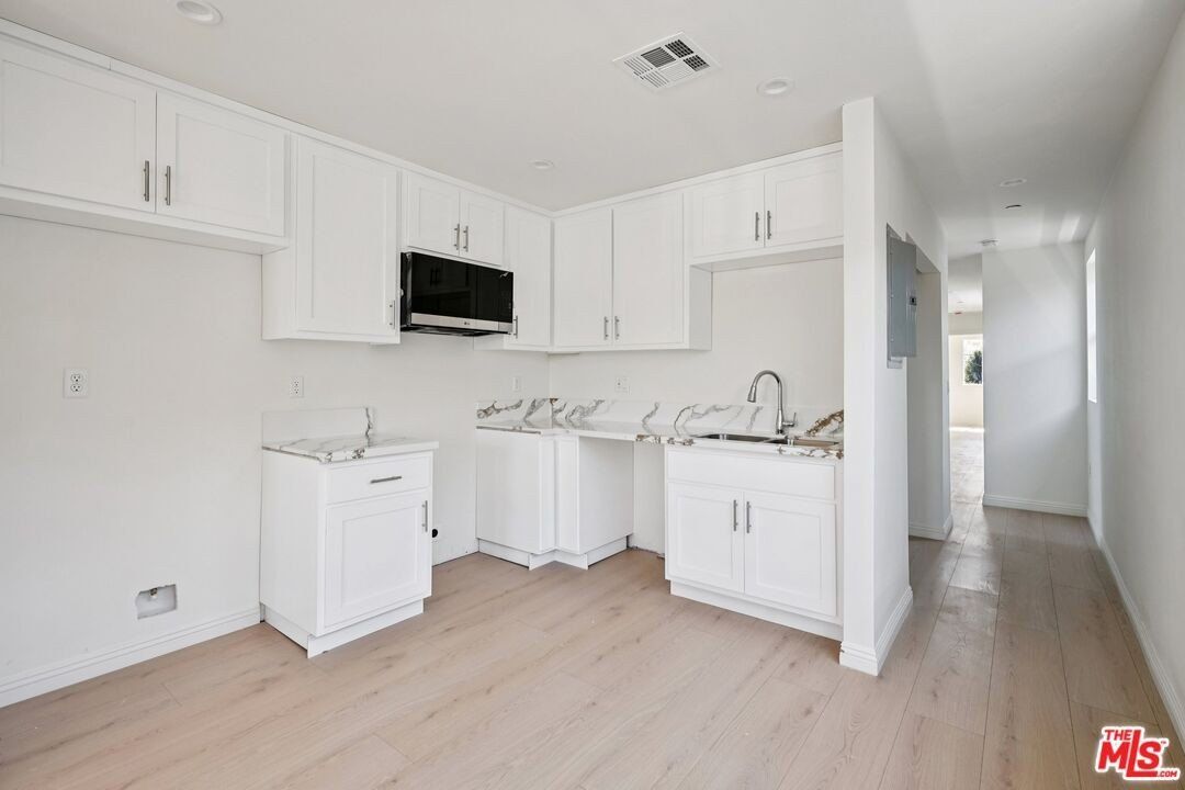 1354 E 108Th St. Los Angeles, CA 90059