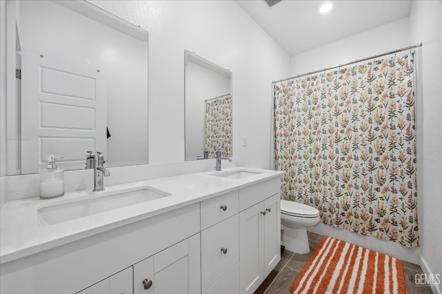 Savona Lane. Shafter, CA 93263