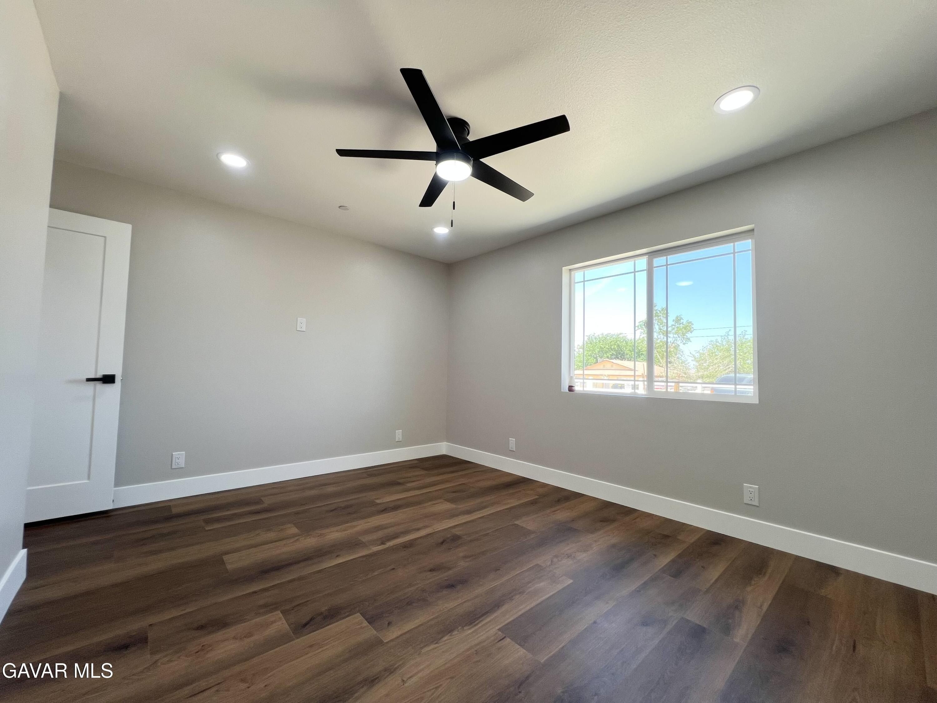 9506 East Avenue T14. Littlerock, CA 93543
