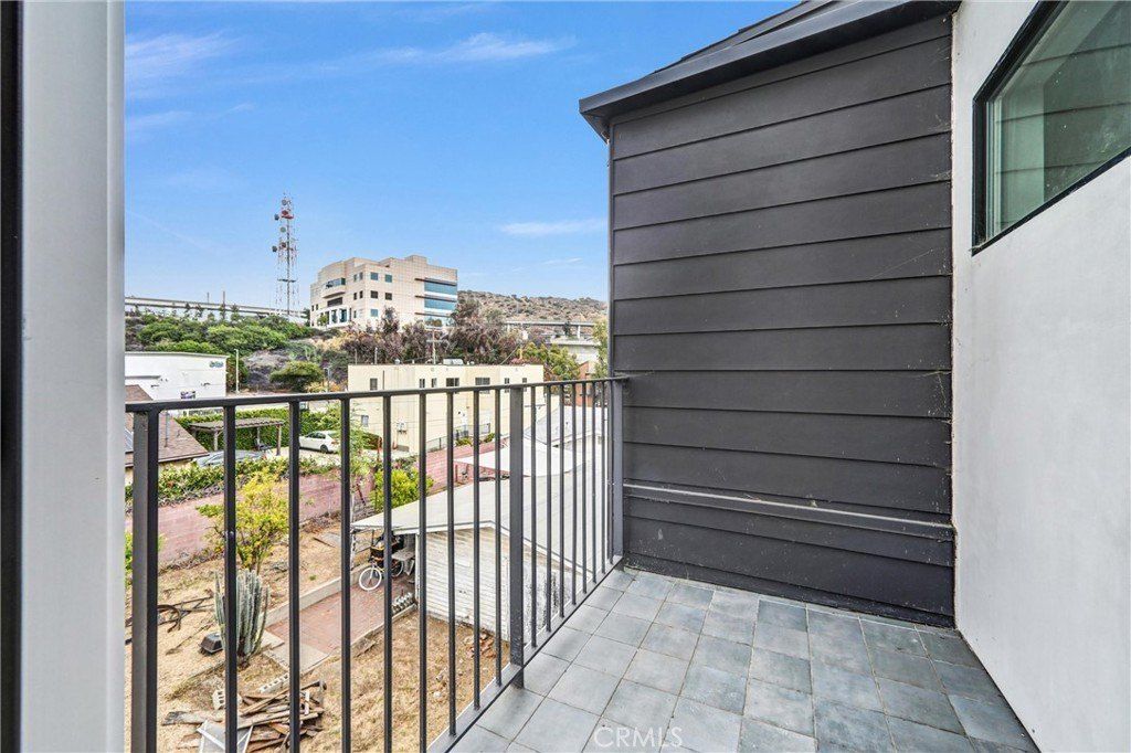 5271 Eagle Dale. Los Angeles, CA 90041