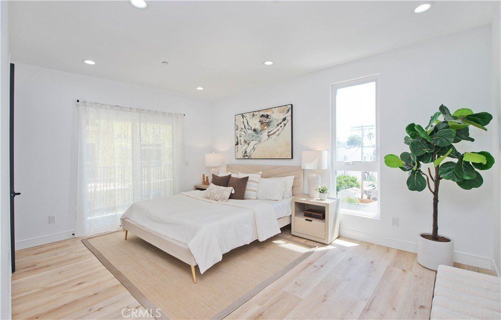 540 N Serrano Avenue. Los Angeles, CA 90004