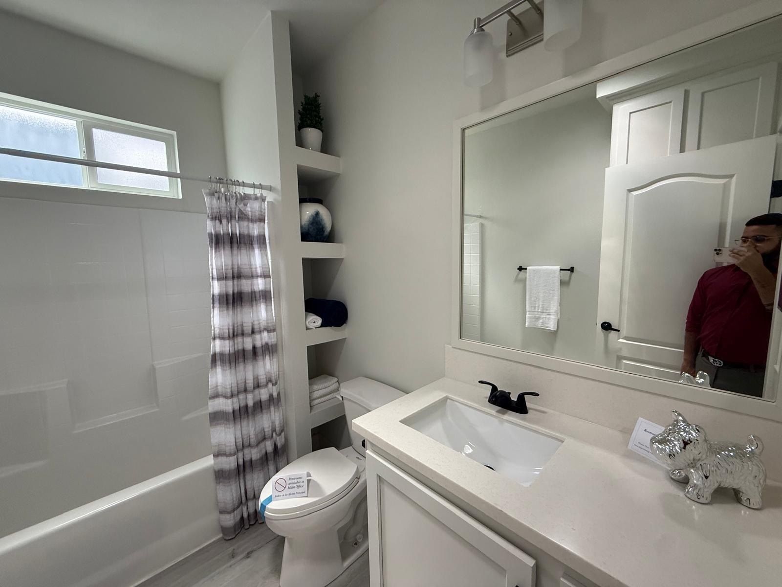 9 Tamarisk Ave. Hesperia, CA 92345