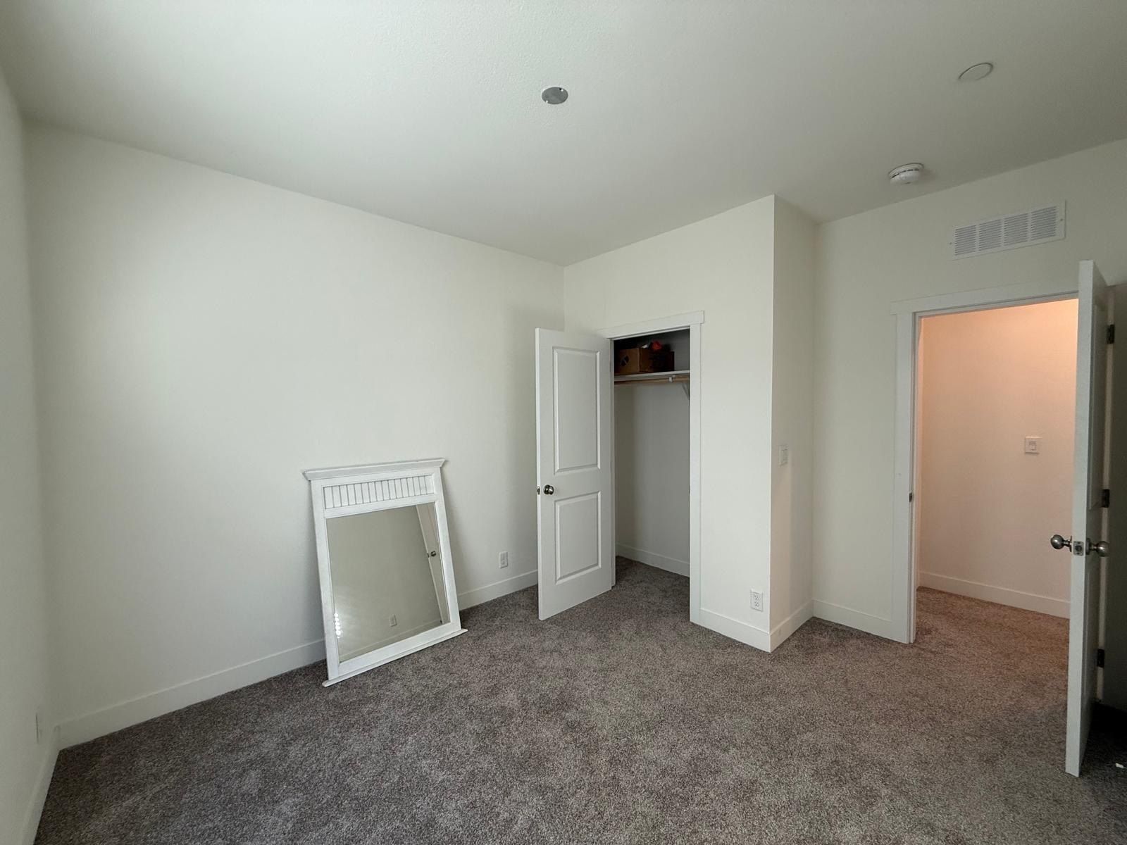 4 Palm Ave. Riverside, CA 92501