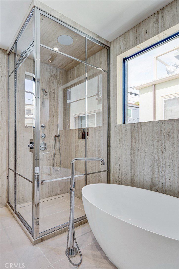 315 25Th. Manhattan Beach, CA 90266