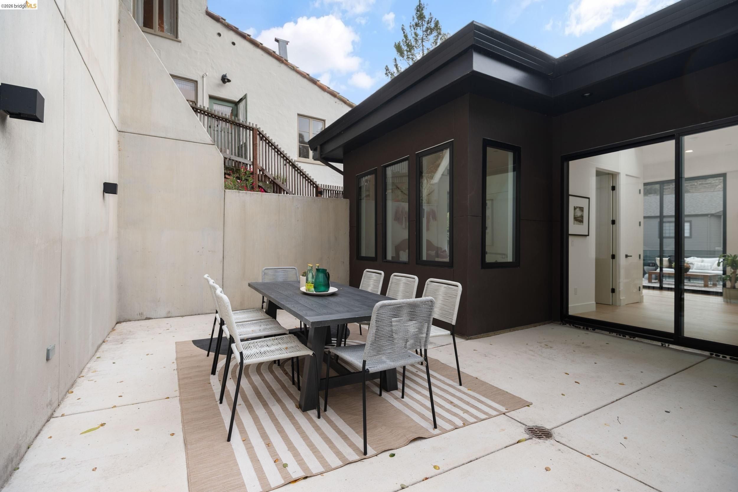 1667 Trestle Glen Rd. Oakland, CA 94610