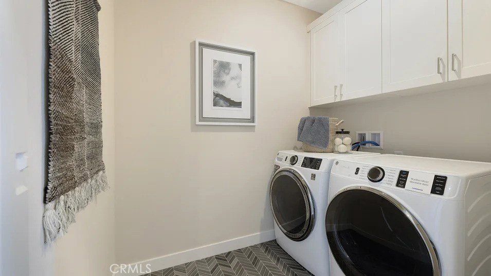2164 Aneto Way. Santa Paula, CA 93060