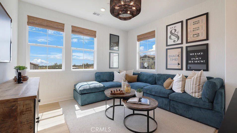 2201 Aneto Way. Santa Paula, CA 93060