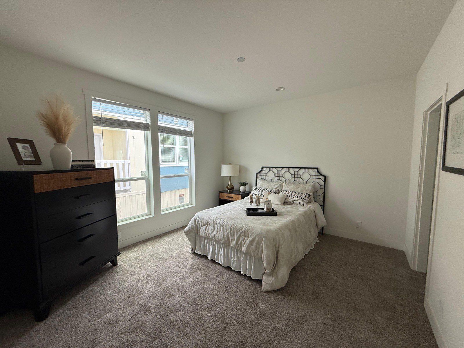 3 Hickory Ave. Victorville, CA 92395
