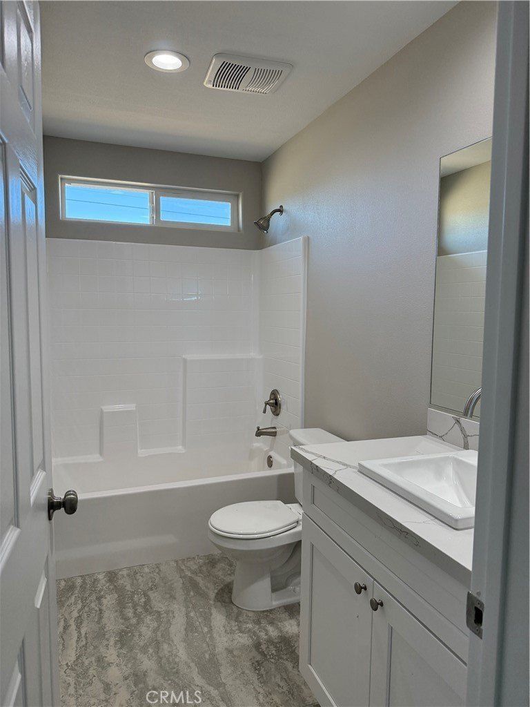 17796 Valencia Street. Hesperia, CA 92345