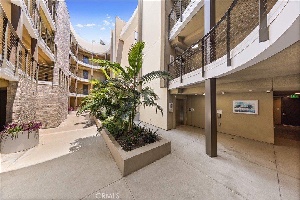 218 N El Molino Avenue. Pasadena, CA 91101