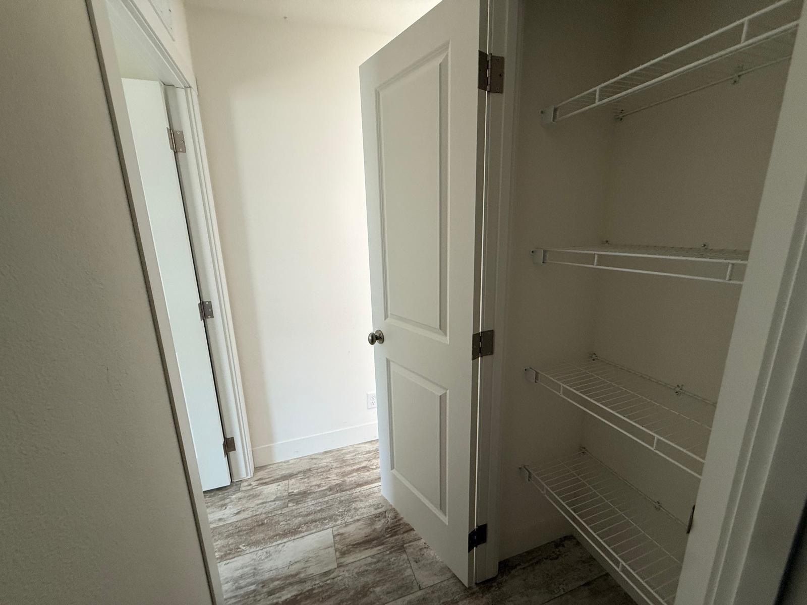 8 Grass Valley Alley. Lake Arrowhead, CA 92352
