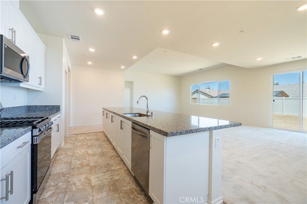 11852 Bobcat Hills Lane. Victorville, CA 92392