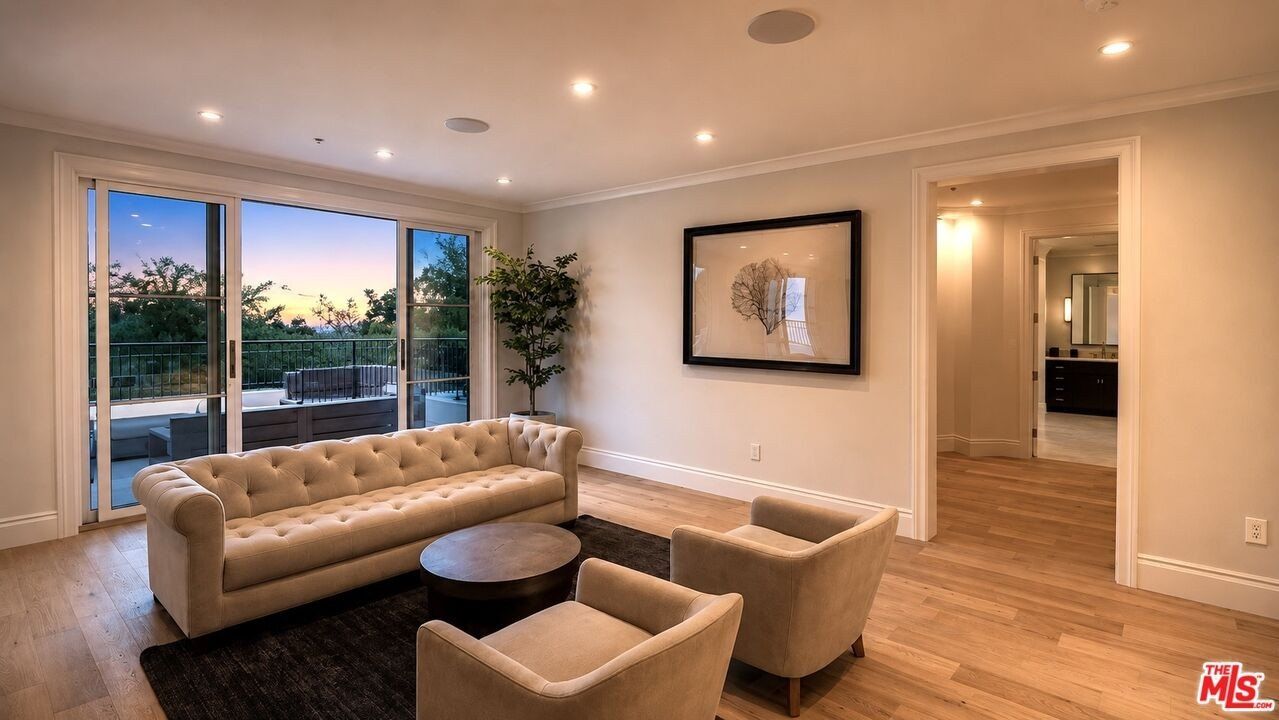 722 N Camden Dr. Beverly Hills, CA 90210