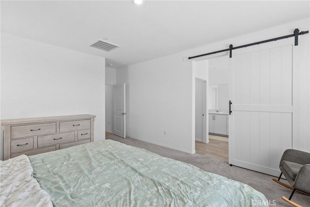 2431 Diamond Edge. Perris, CA 92570